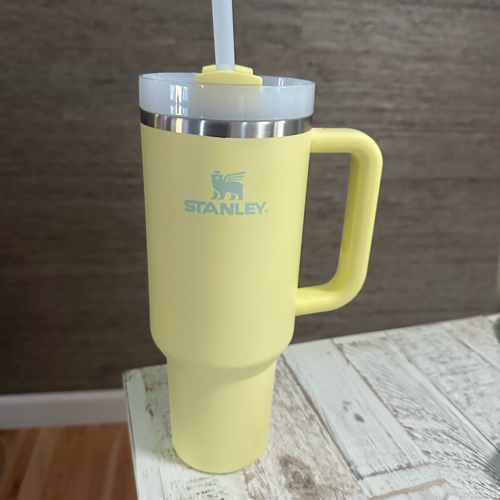 40oz Yellow Stanley